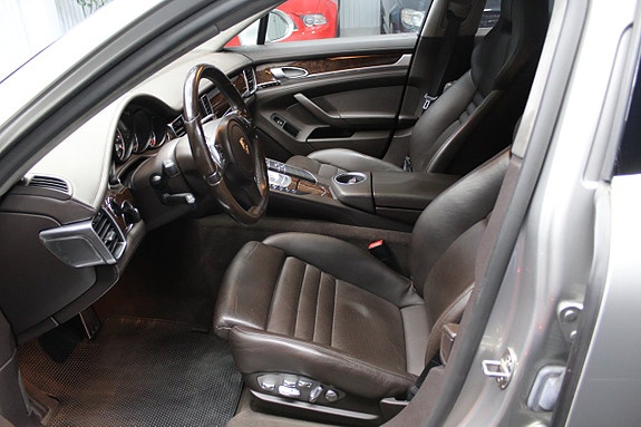 Porsche Panamera Turbo 9 of 22
