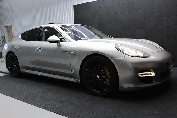 Porsche Panamera Turbo 8 of 22