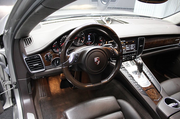 Porsche Panamera Turbo 11 of 22