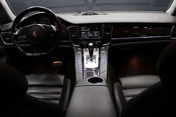 Porsche Panamera Turbo 15 of 22