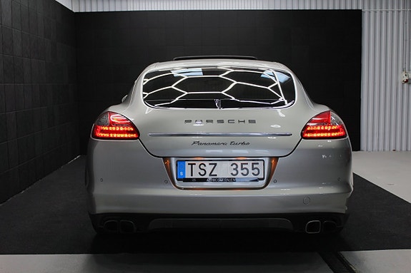 Porsche Panamera Turbo 5 of 22