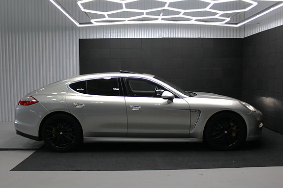 Porsche Panamera Turbo 7 of 22