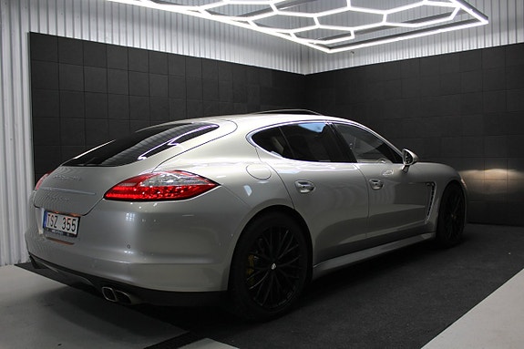 Porsche Panamera Turbo 6 of 22