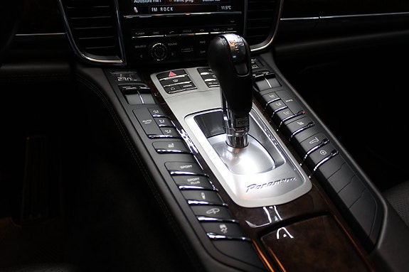 Porsche Panamera Turbo 12 of 22