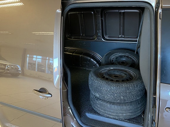 Volkswagen Caddy 11 of 12