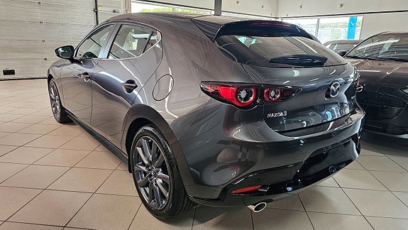 Mazda 3 6 of 8