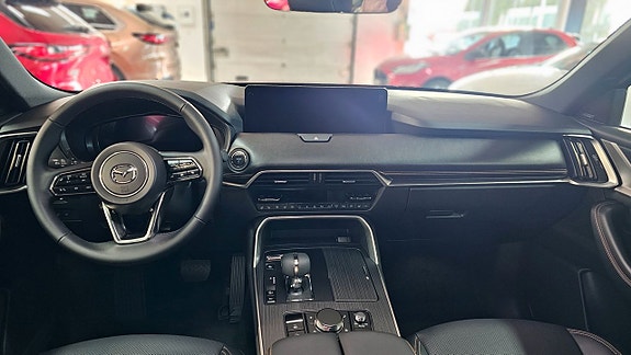 Mazda CX-80 13 of 15