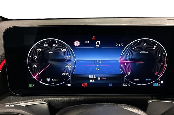 Mercedes-Benz GLB200 9 of 12