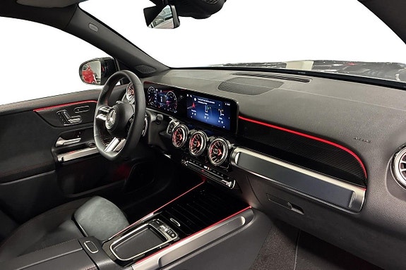 Mercedes-Benz GLB200 10 of 12
