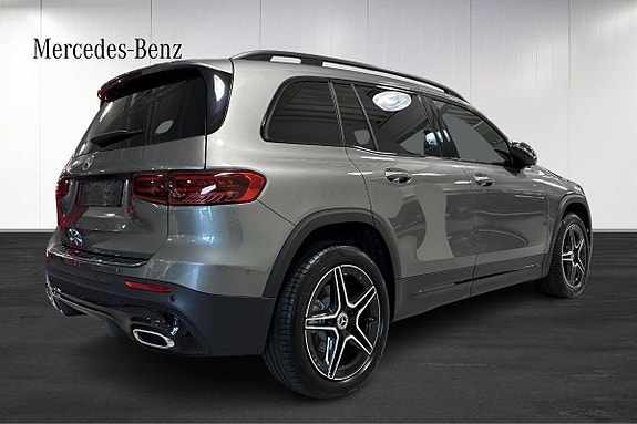 Mercedes-Benz GLB200 3 of 5