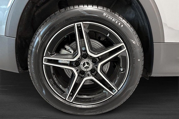 Mercedes-Benz GLB200 6 of 12