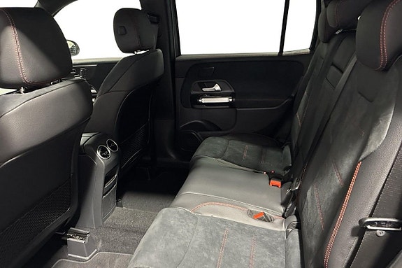 Mercedes-Benz GLB200 11 of 12