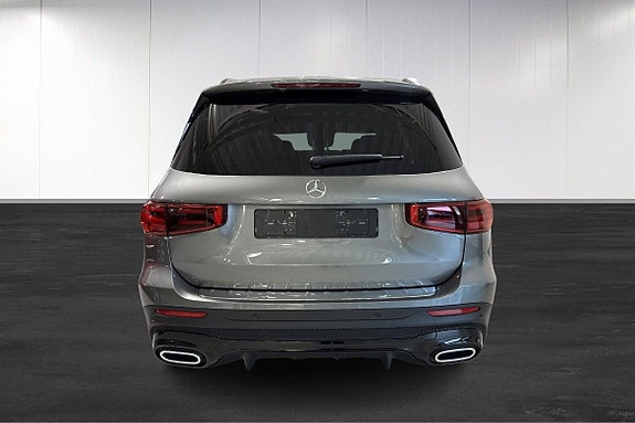 Mercedes-Benz GLB200 5 of 5