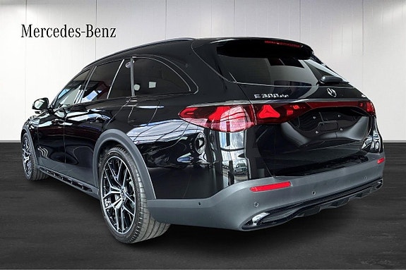 Mercedes-Benz E300 3 of 5