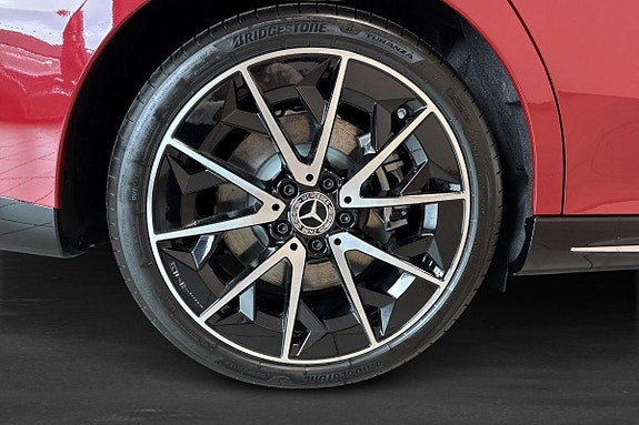 Mercedes-Benz CLA350 8 of 13