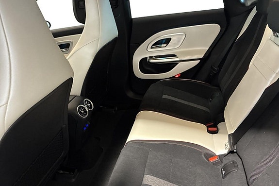 Mercedes-Benz CLA350 13 of 13