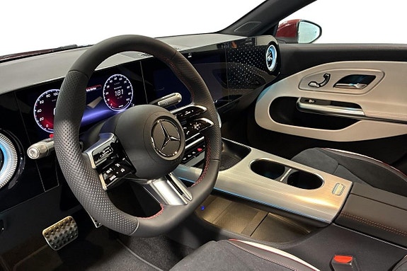 Mercedes-Benz CLA350 9 of 13