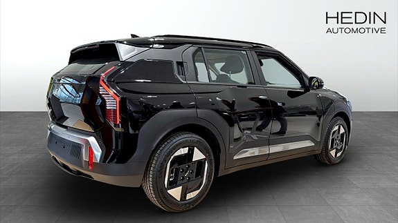 Kia EV3 2 of 13