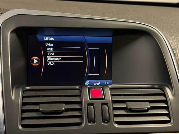 Volvo XC60 14 of 21