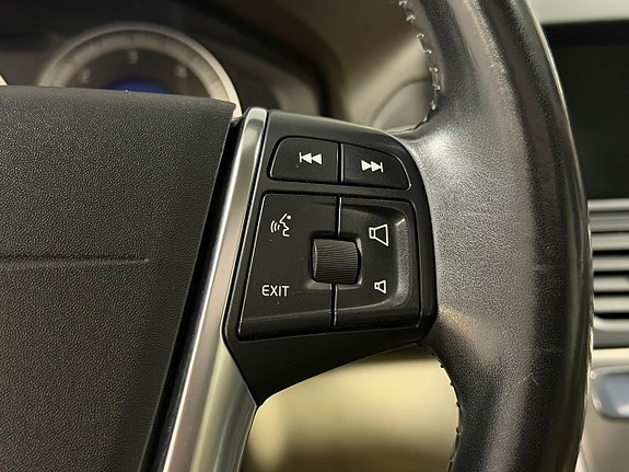 Volvo XC60 15 of 21