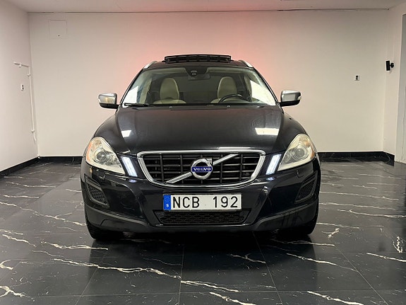 Volvo XC60 2 of 21