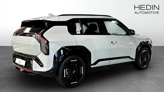Kia EV3 3 of 24