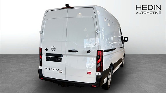 Nissan Interstar 2 of 5