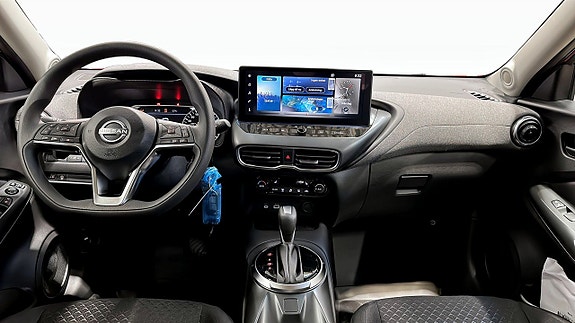Nissan Juke 8 of 16