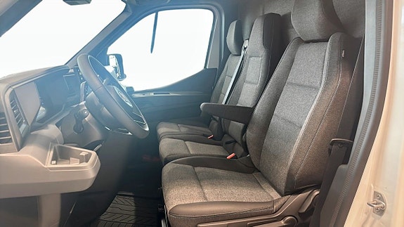Nissan Interstar 5 of 5
