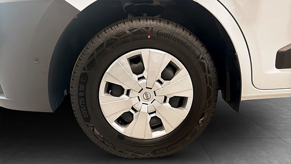 Nissan Interstar 9 of 15
