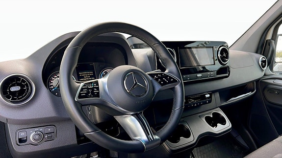 Mercedes-Benz eSprinter 420 8 of 9