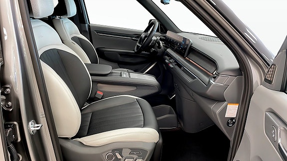 Kia EV9 3 of 5