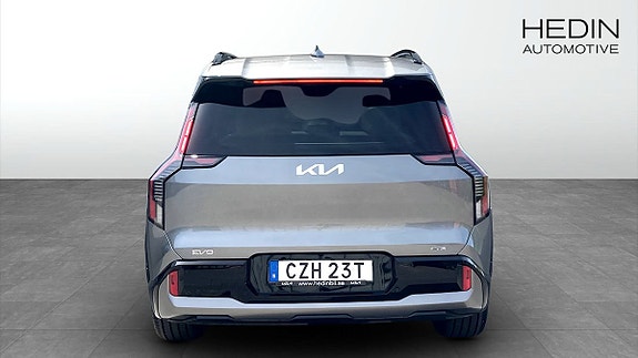 Kia EV9 7 of 12