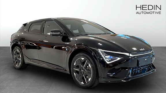 Kia EV6 3 of 17