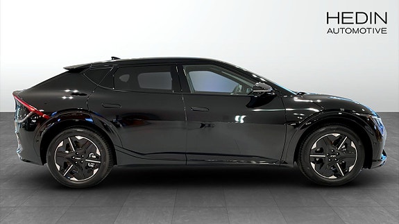 Kia EV6 4 of 17