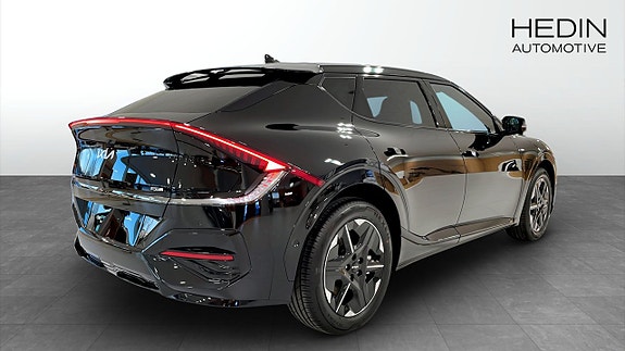 Kia EV6 5 of 17