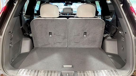 Kia EV9 16 of 17