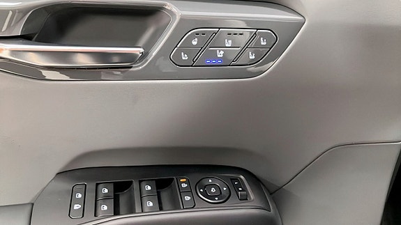 Kia EV9 12 of 17