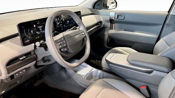 Kia EV3 8 of 12