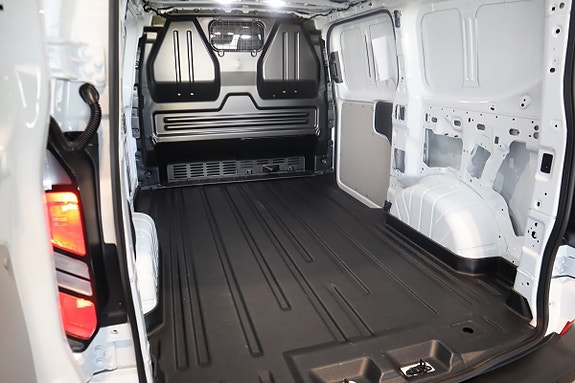 Ford Transit Custom 14 of 25