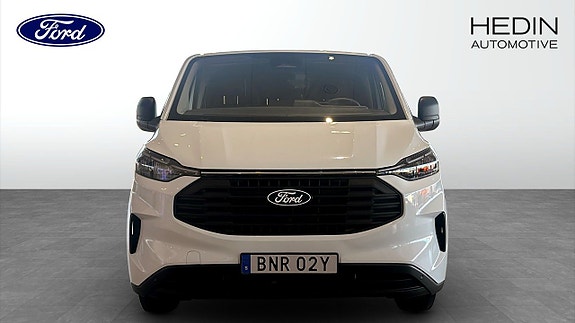 Ford Transit Custom 8 of 25