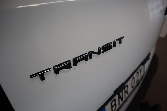 Ford Transit Custom 12 of 25