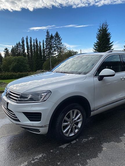 Volkswagen Touareg 4 of 8