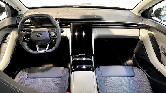 Ford Explorer 4 of 12
