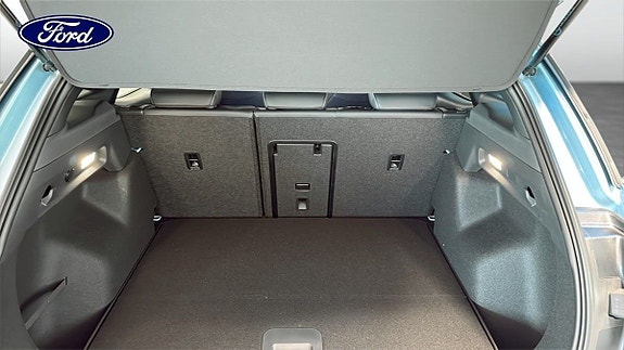 Ford Explorer 10 of 12