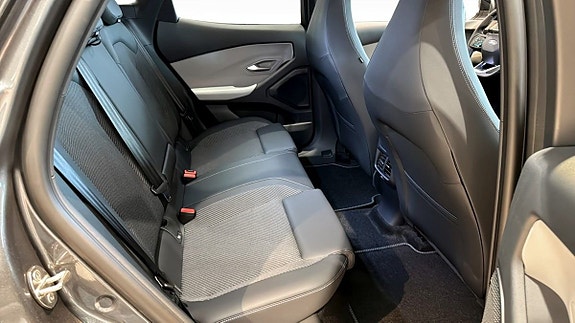 Ford Explorer 5 of 9