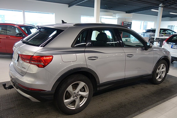 Audi Q3 4 of 5