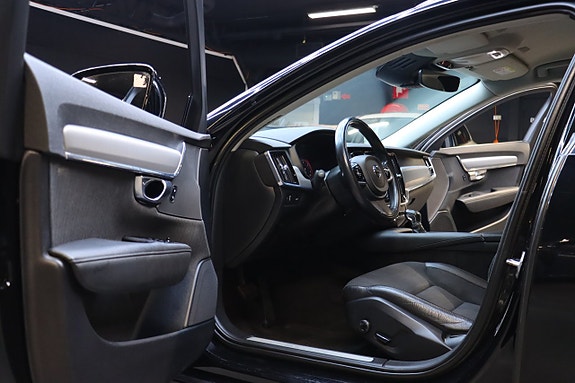 Volvo V90 10 of 28