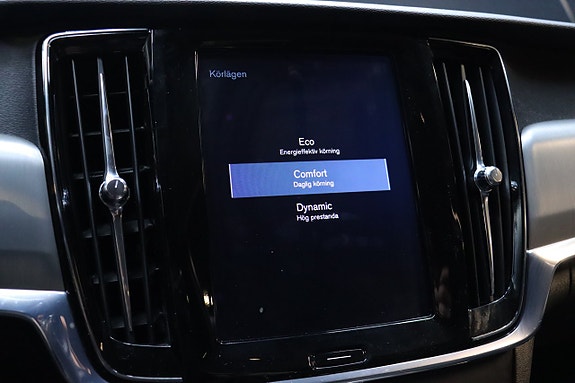Volvo V90 24 of 28