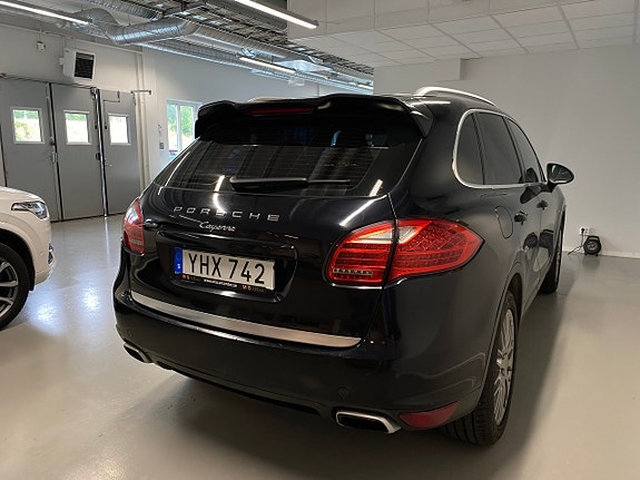 Porsche Cayenne 7 of 14